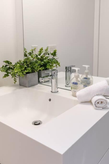 Luxury Suite Downtown Toronto Near Cn Tower エクステリア 写真